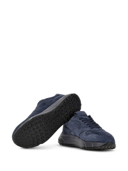 Hyperlight low-top sneakers