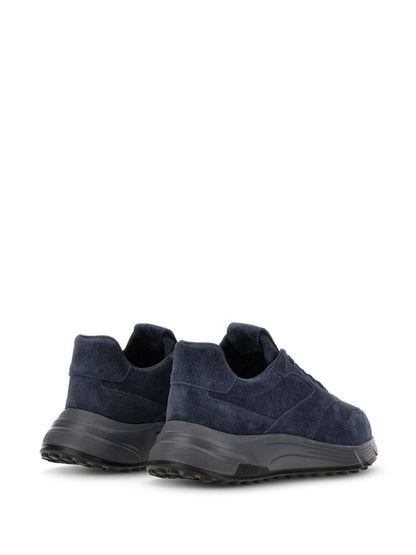 Hyperlight low-top sneakers